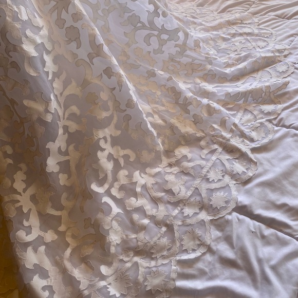 Oscar de la Renta Bridal Gown - Picture 6 of 15